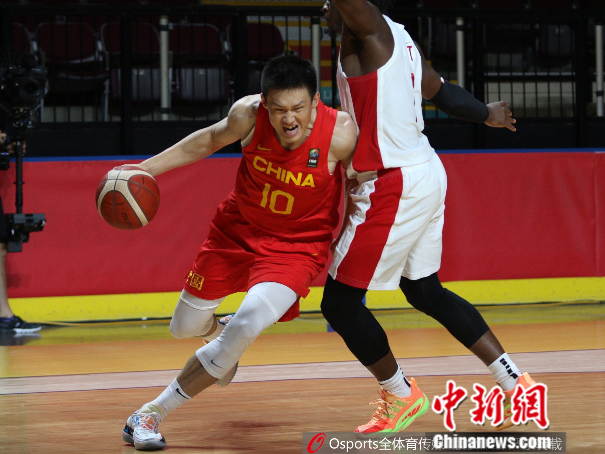 中国男篮亚洲杯折戟黎巴嫩 周鹏：逆境中展现坚