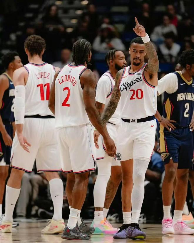 伦纳德复出单节12分率队领先18分 快船却遭逆转引