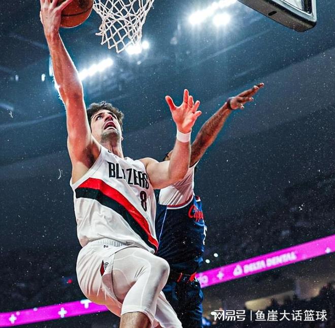 开拓者力克快船夏普复出助球队大胜，伦纳德创