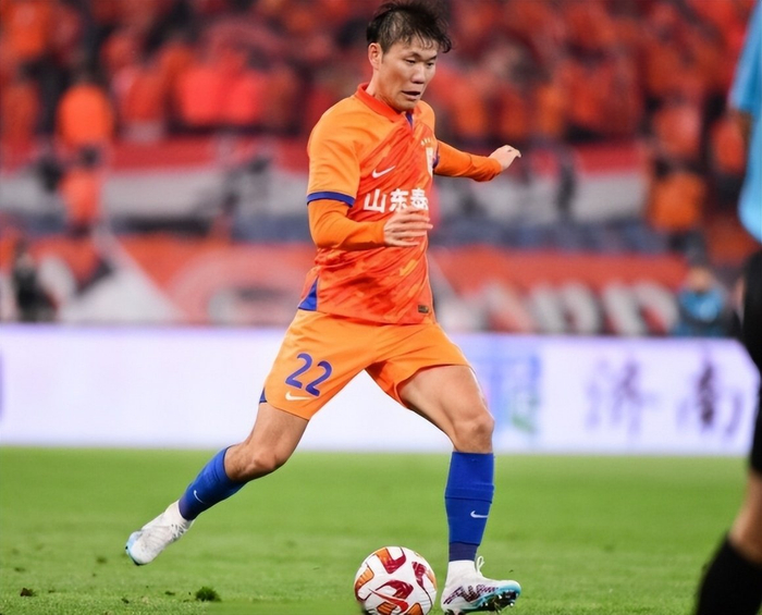 山东鲁能双将状态起伏引热议 崔康熙慧眼激活高